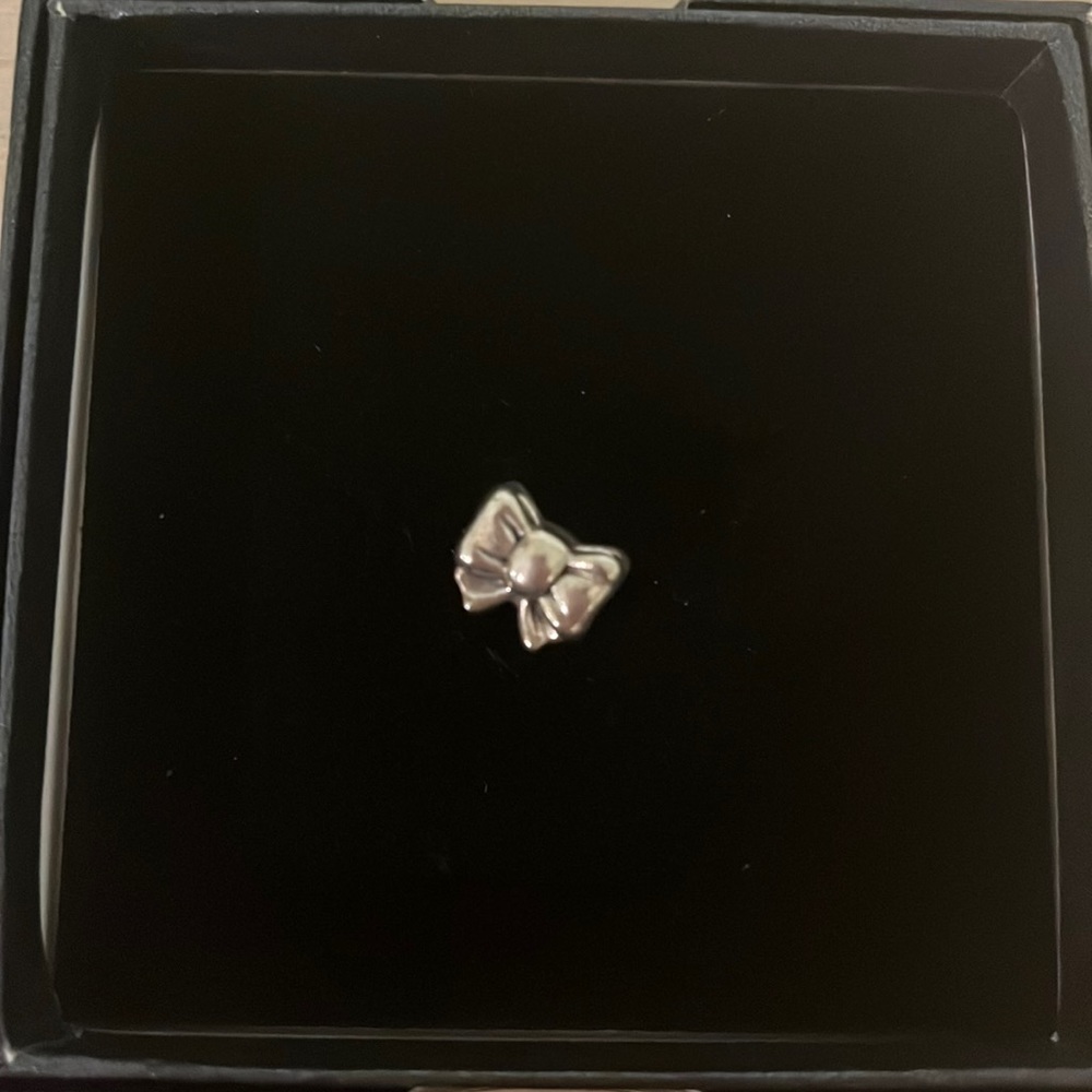 Bow pandora charm